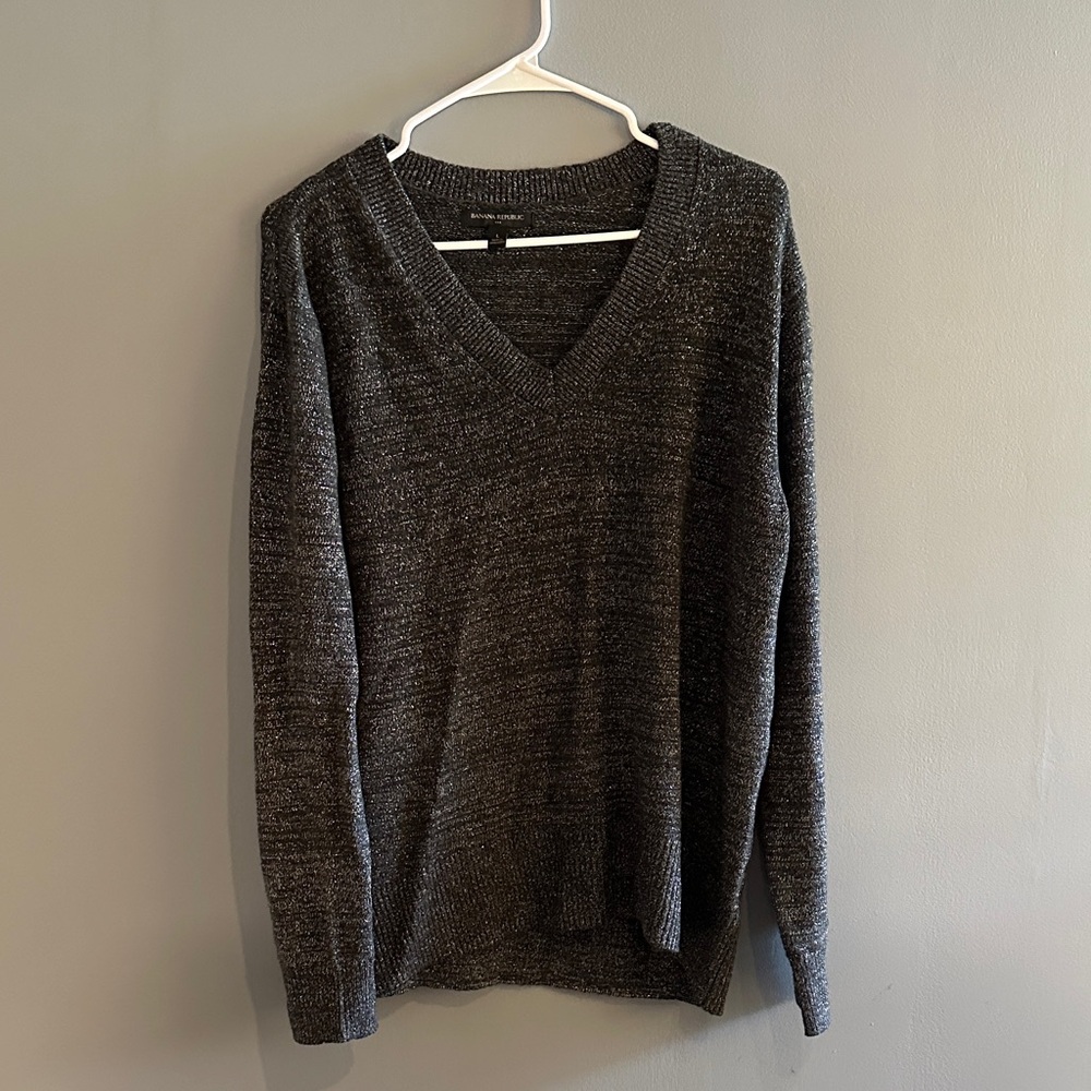 Women’s sweater v neck